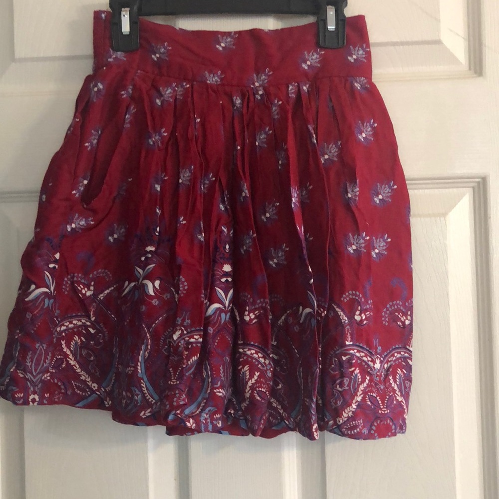 Stretchy skirt with pockets